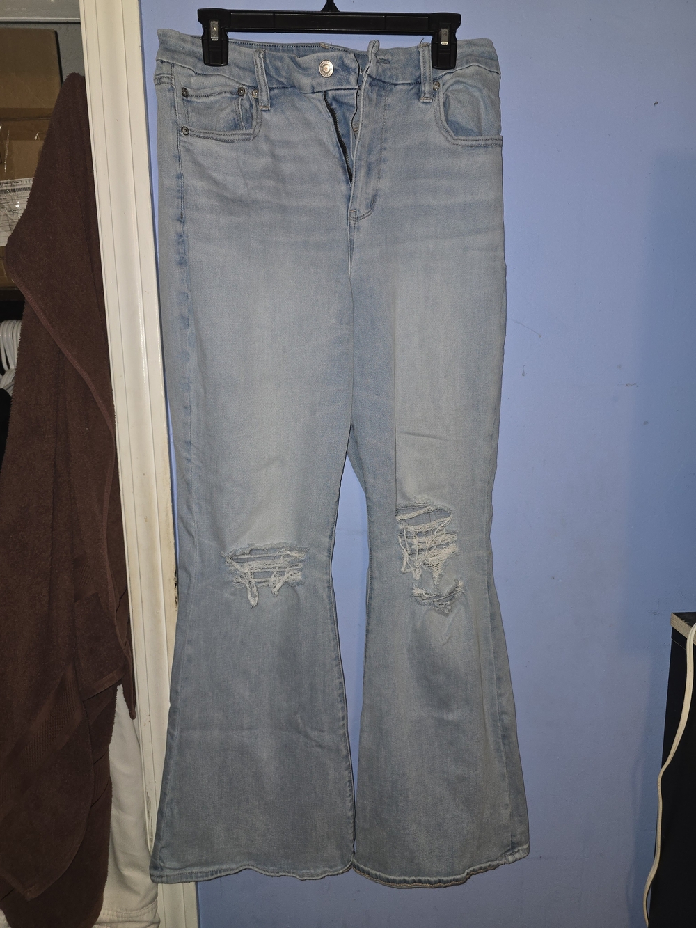American Eagle Curvy Super High-Rise Flare Jeans – Size 14 Regular – Light Wash